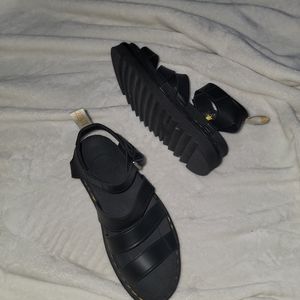 Doc martens platform sandald sz us 9